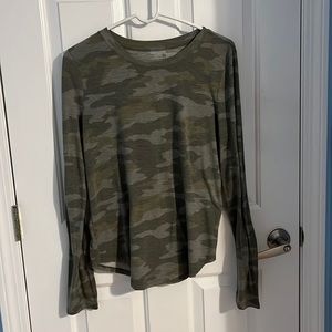 Size - Medium. Brand- SO. Army print long sleeve T-shirt’s
